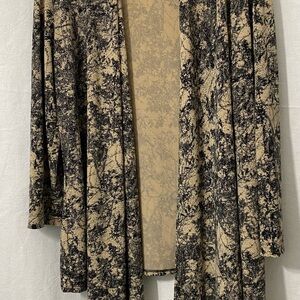 Blouse Laura Scott Black and Cream  95 polyester 5-% spandex